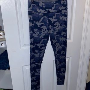 Reversible yoga pants